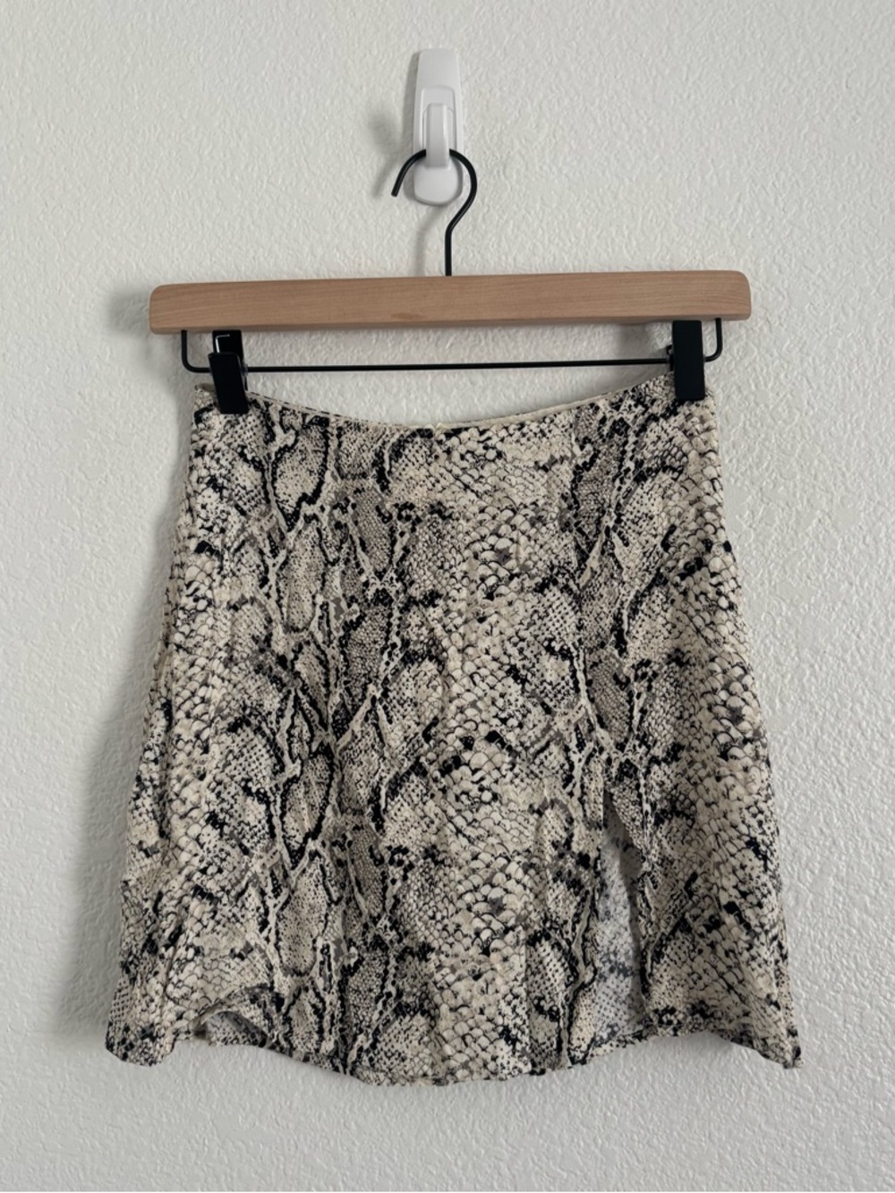 Reformation Women's Size 2 Multicolor Snakeskin Print Mini Skirt